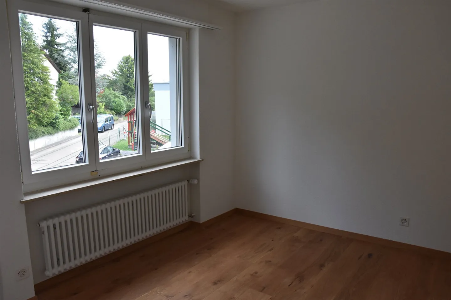 Cubic Semi-Detached House with Conservatory and Garage - Photo 11 of 14