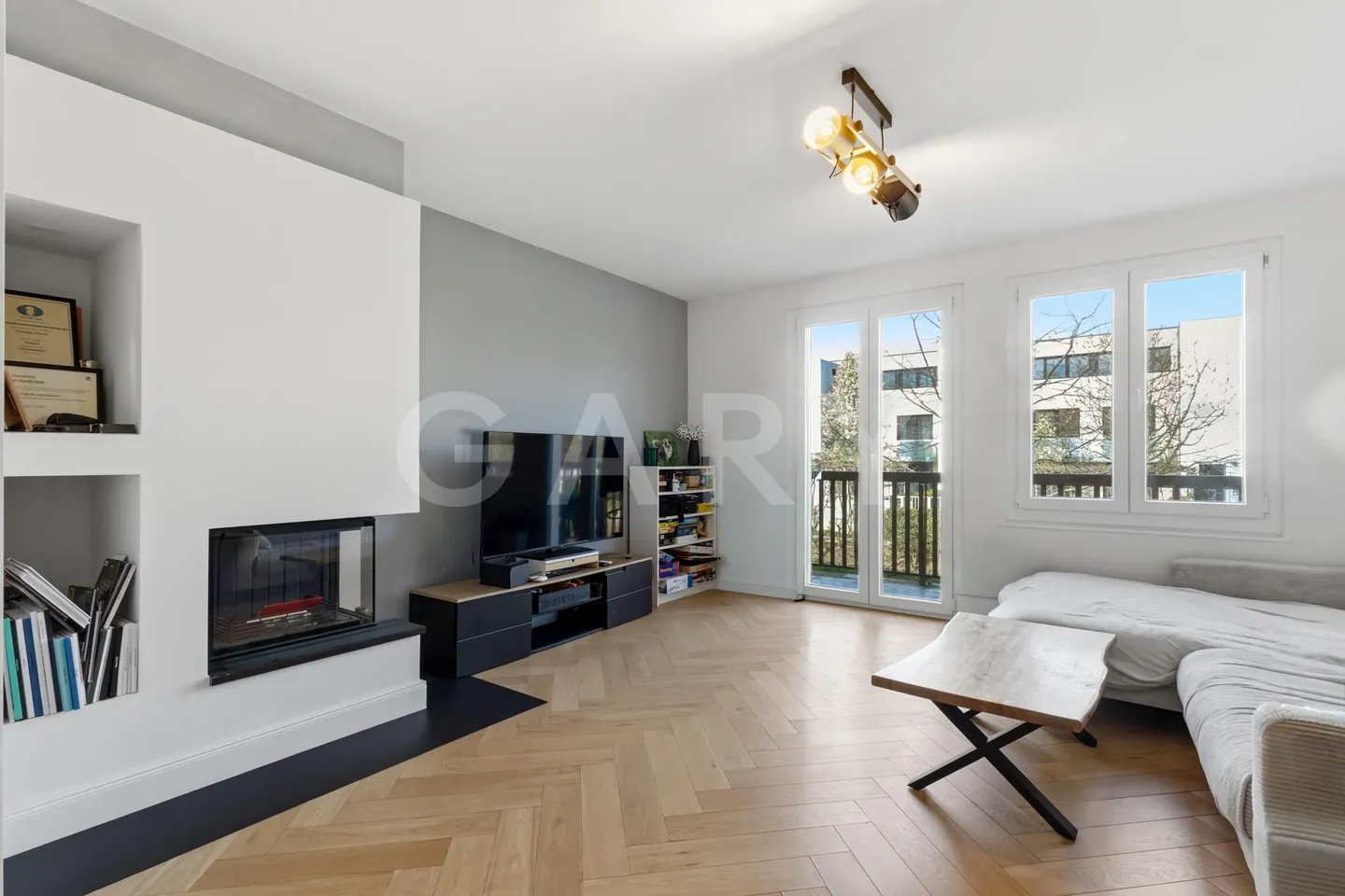 Stunning Penthouse Duplex - Photo 2 of 12