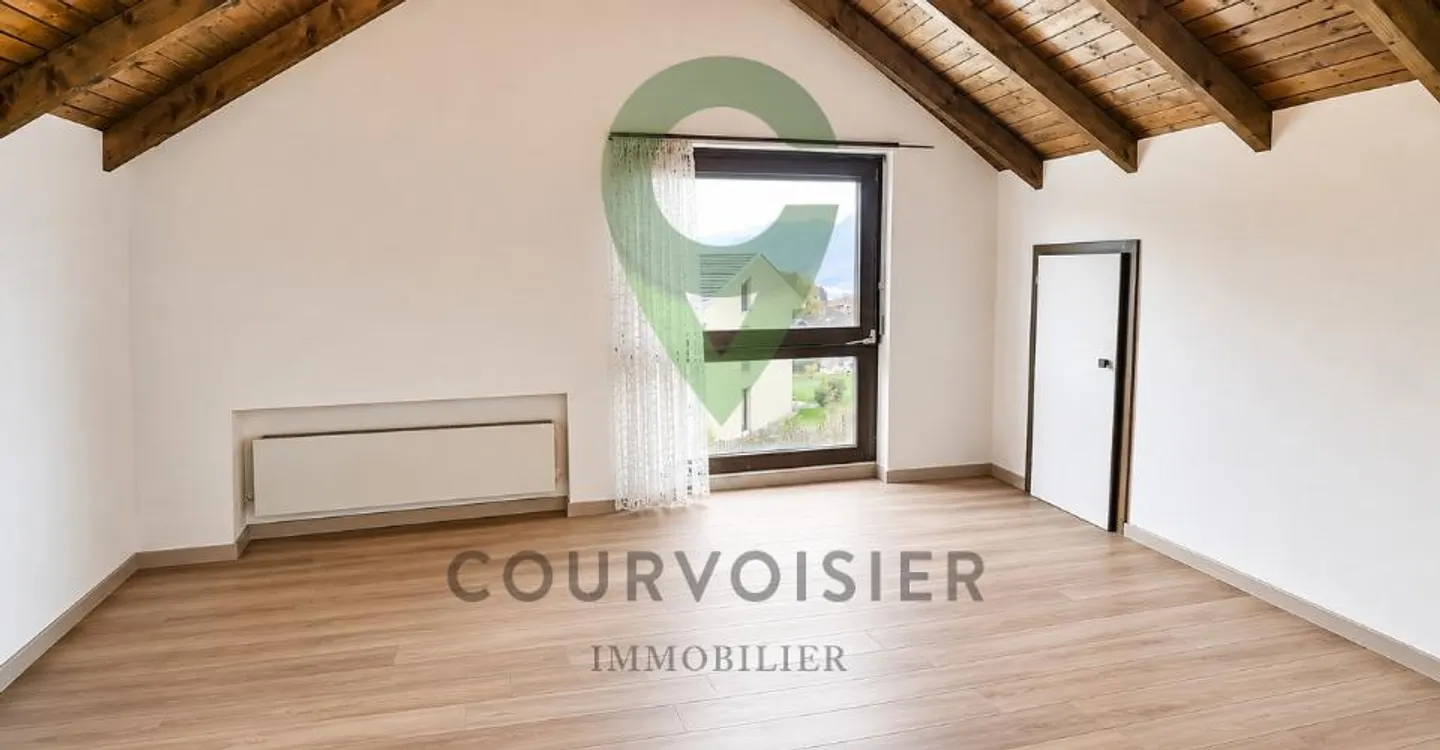 Casa Familiare Brutalista Unica - Foto 7 di 11
