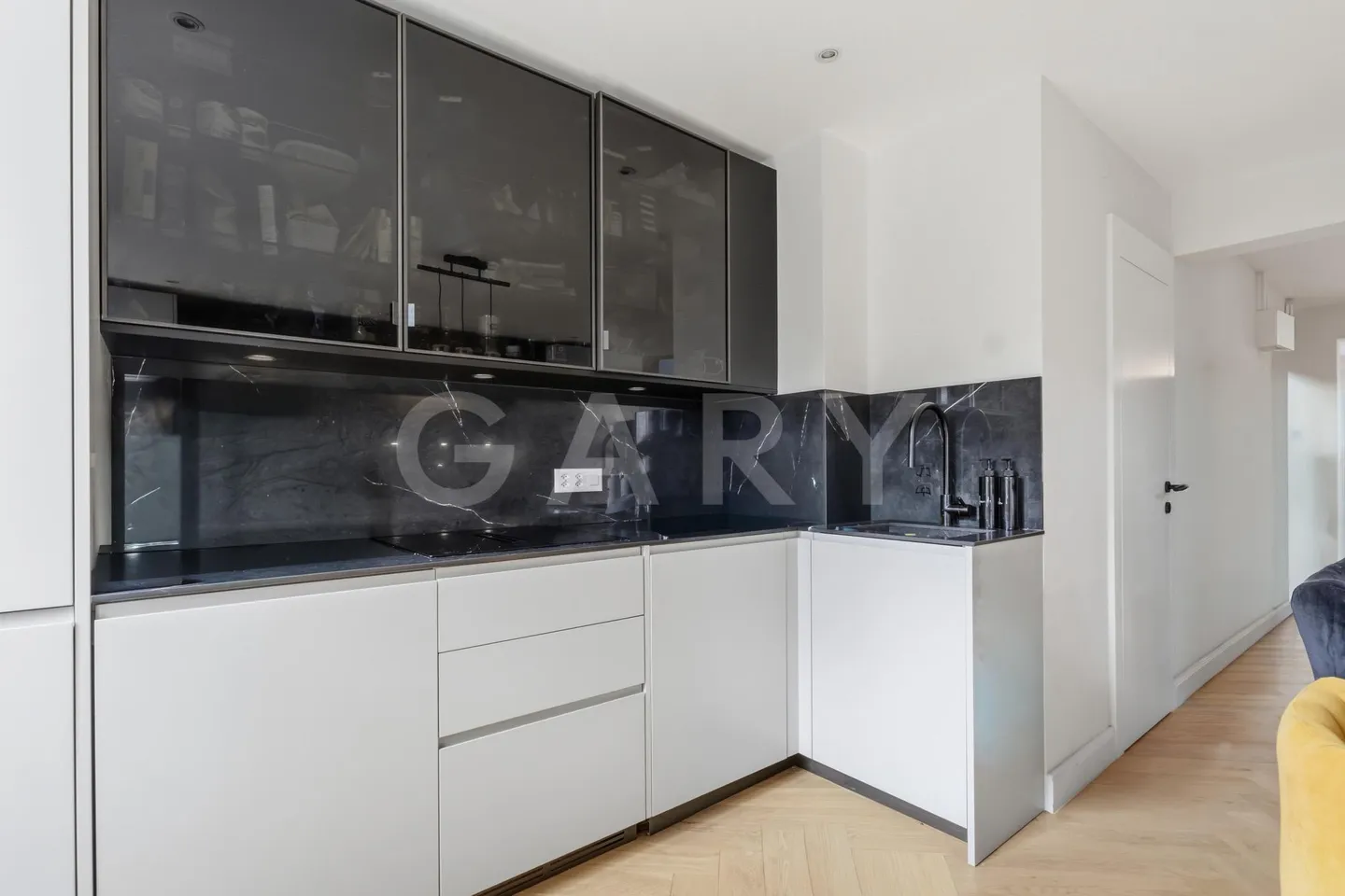 Stunning Penthouse Duplex - Photo 5 of 12