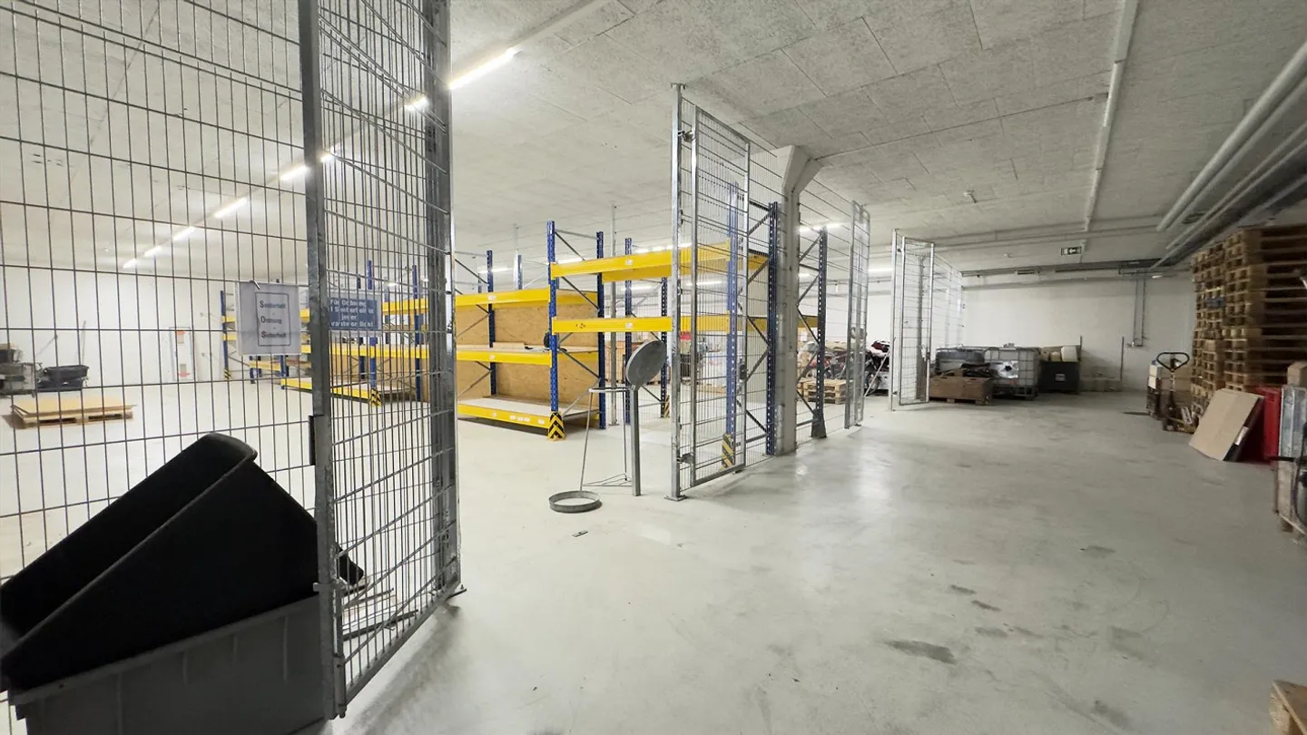 Office & Storage Spaces Looking for a New Tenant! - Photo 2 of 7