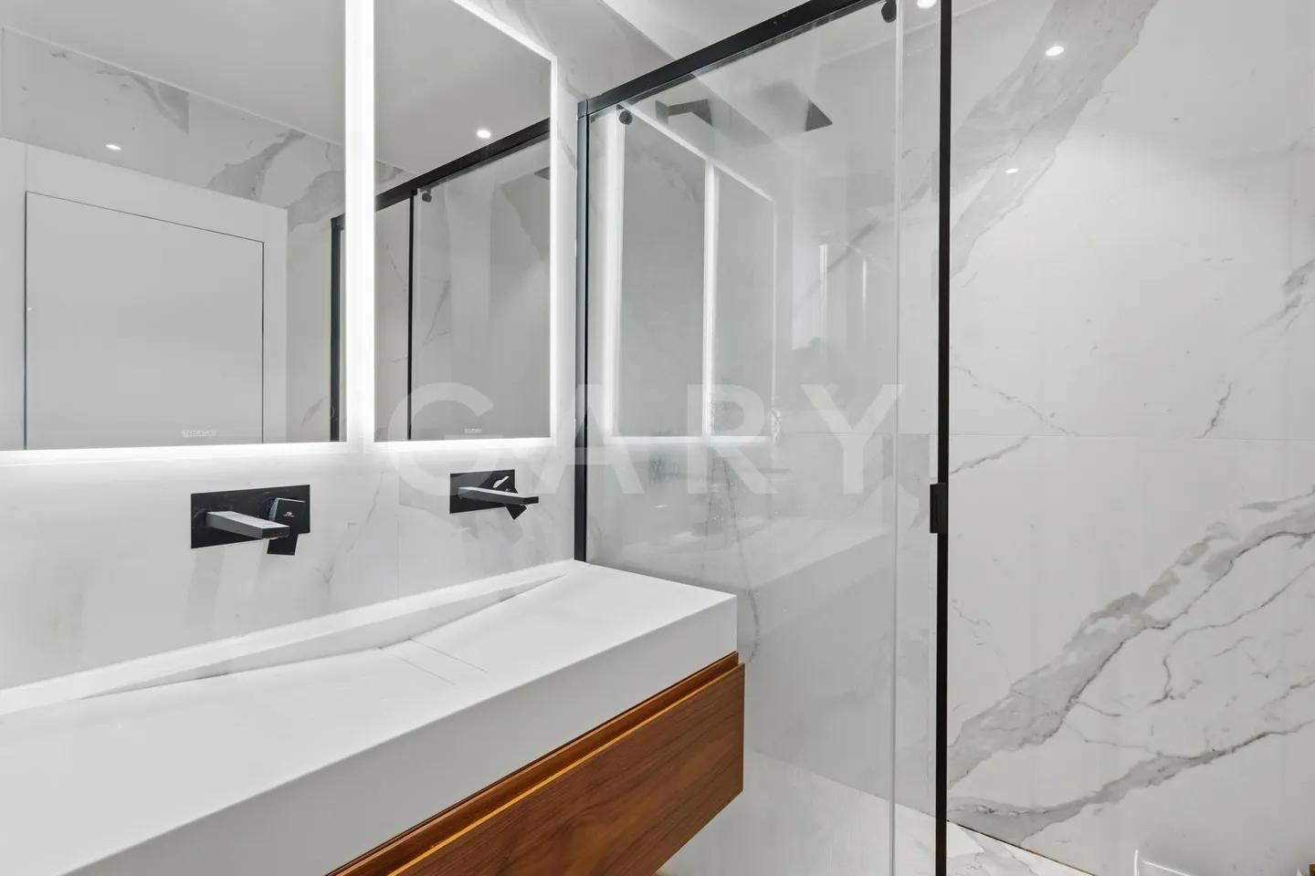 Stunning Penthouse Duplex - Photo 7 of 12