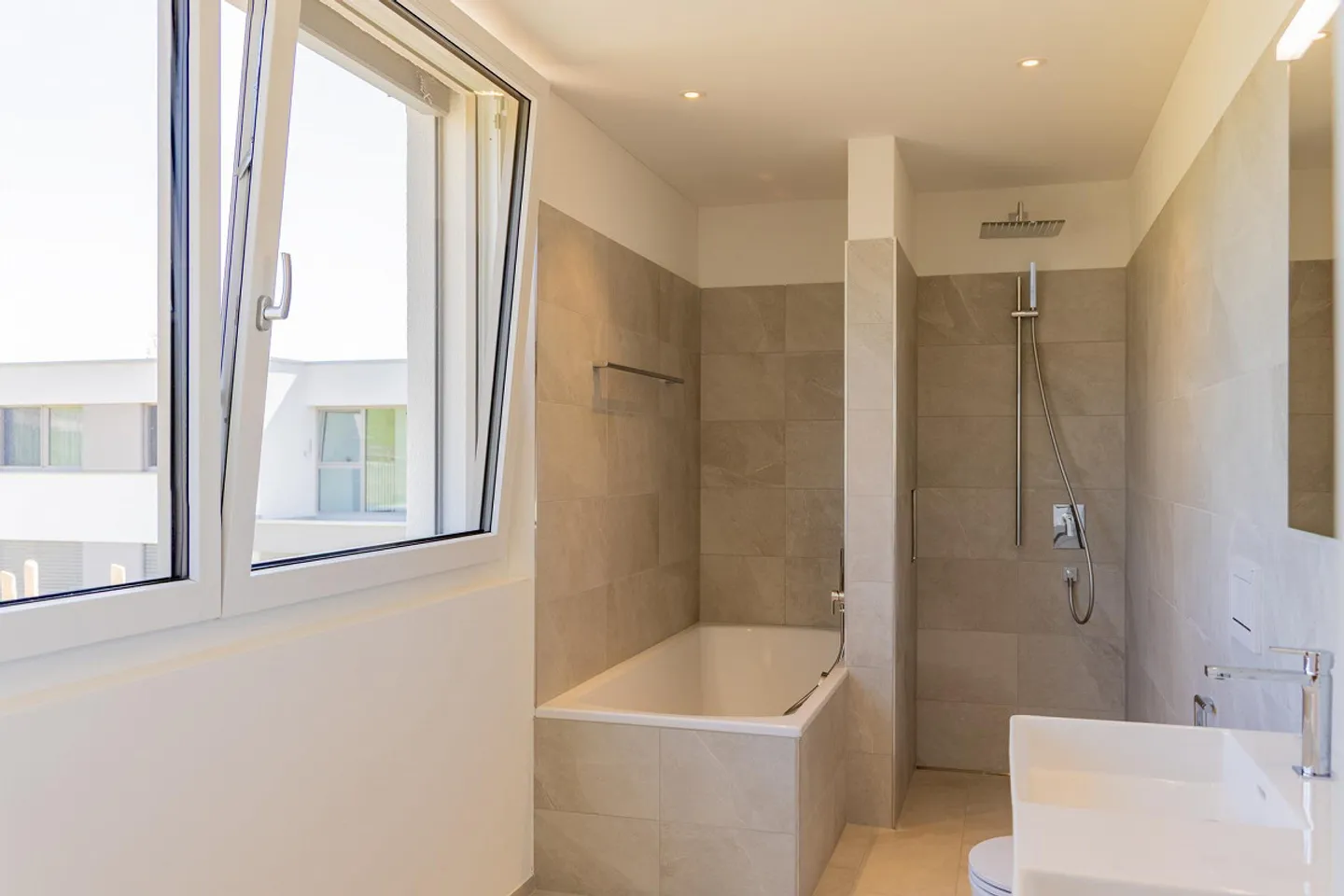 Dernier Appartement - Bonheur Privé Entouré par la Nature - Photo 5 sur 9