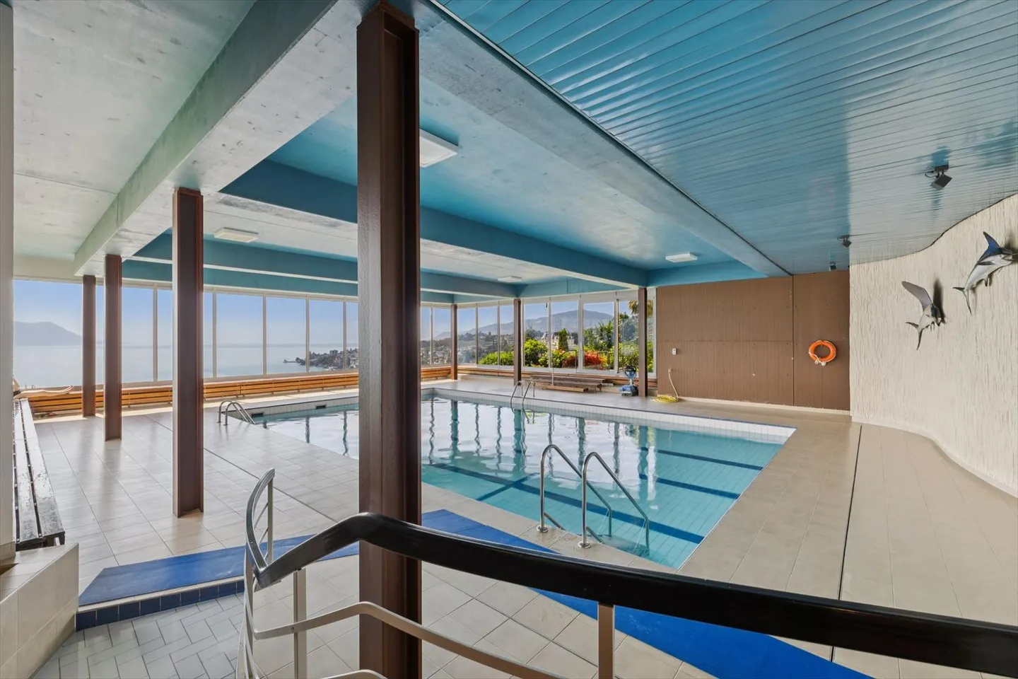 Appartamento con vista panoramica e piscina interna a Montreux - Foto 7 di 8