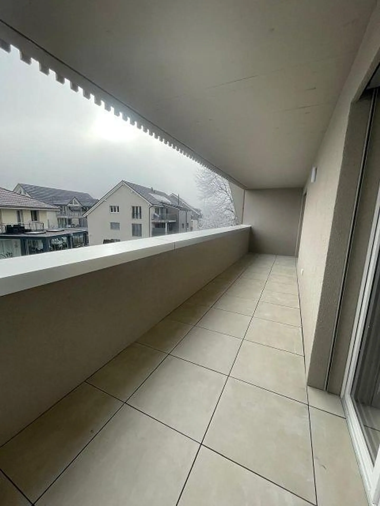 Charmante appartement de 4,5 pièces avec légères pentes de toit - Photo 7 sur 9