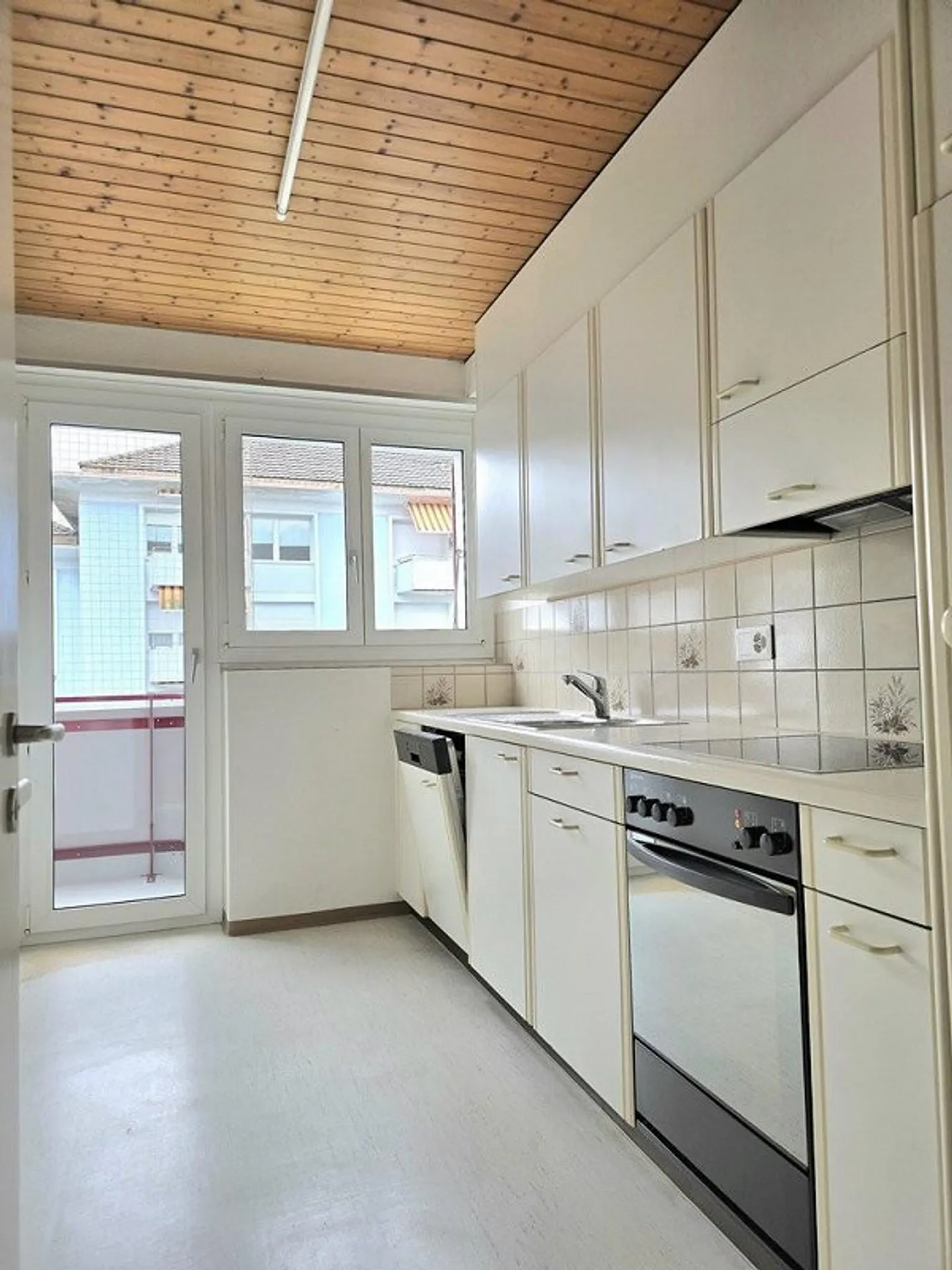 Bel appartement dans un emplacement idéal entre la gare et l'Aare ! - Photo 3 sur 10