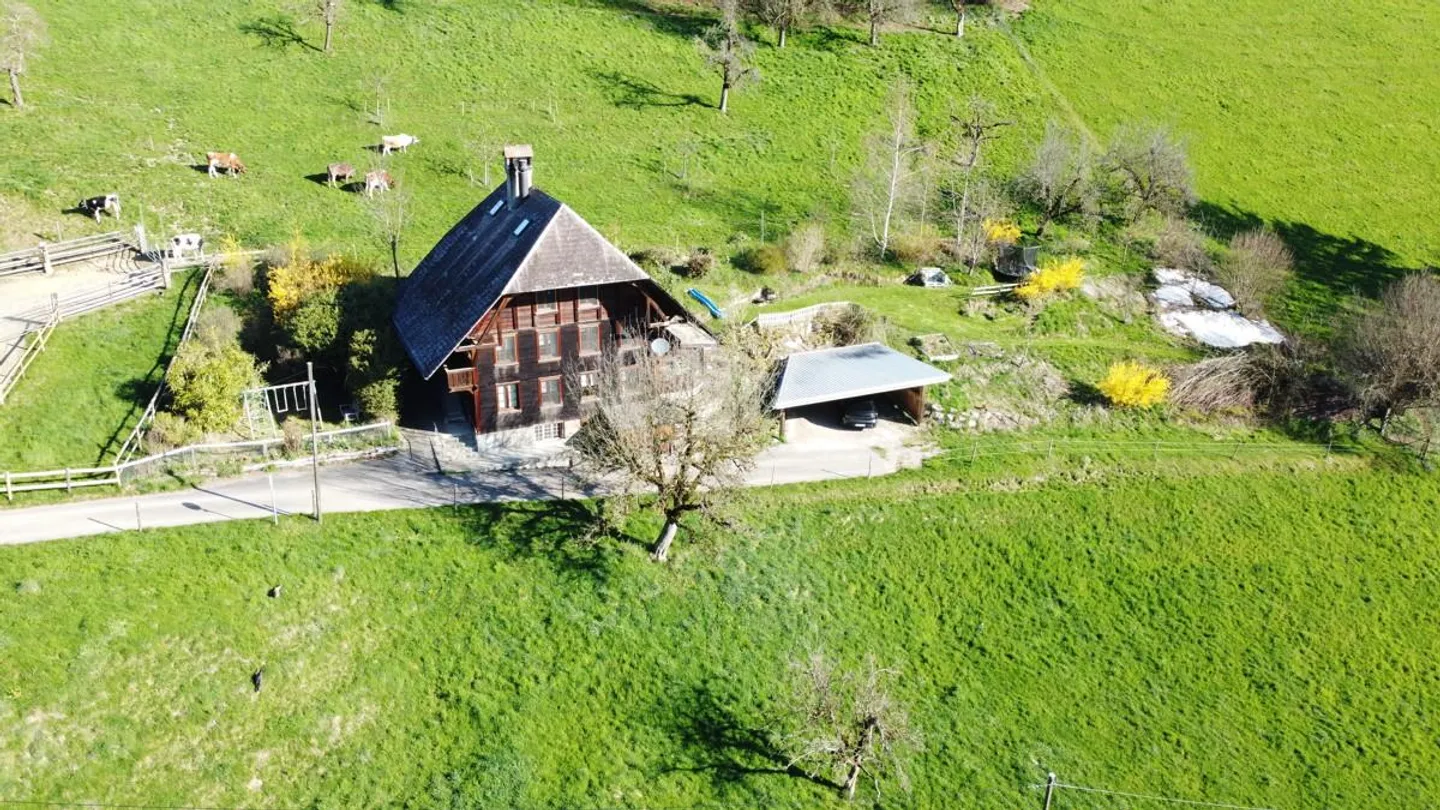 Stöckli in an idyllic location in the green - Photo 2 of 15