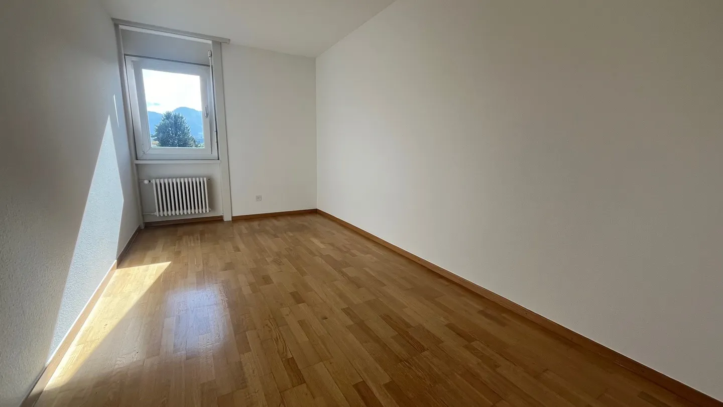 Apartment for rent - Photo 4 of 8