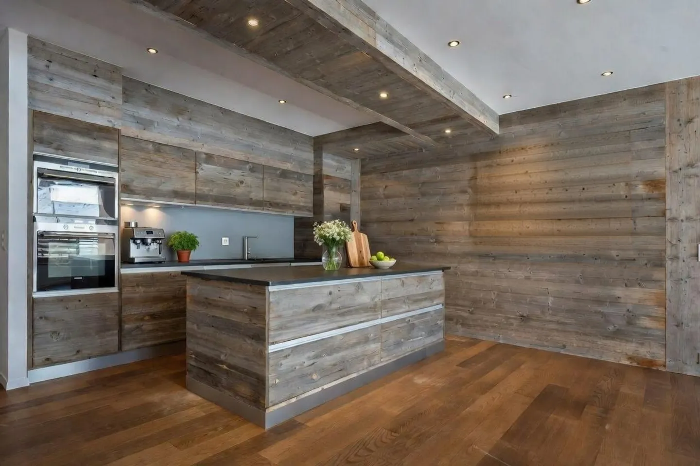 Magnificent renovated apartment with large ski terraces IN/OUT - Photo 1 of 13