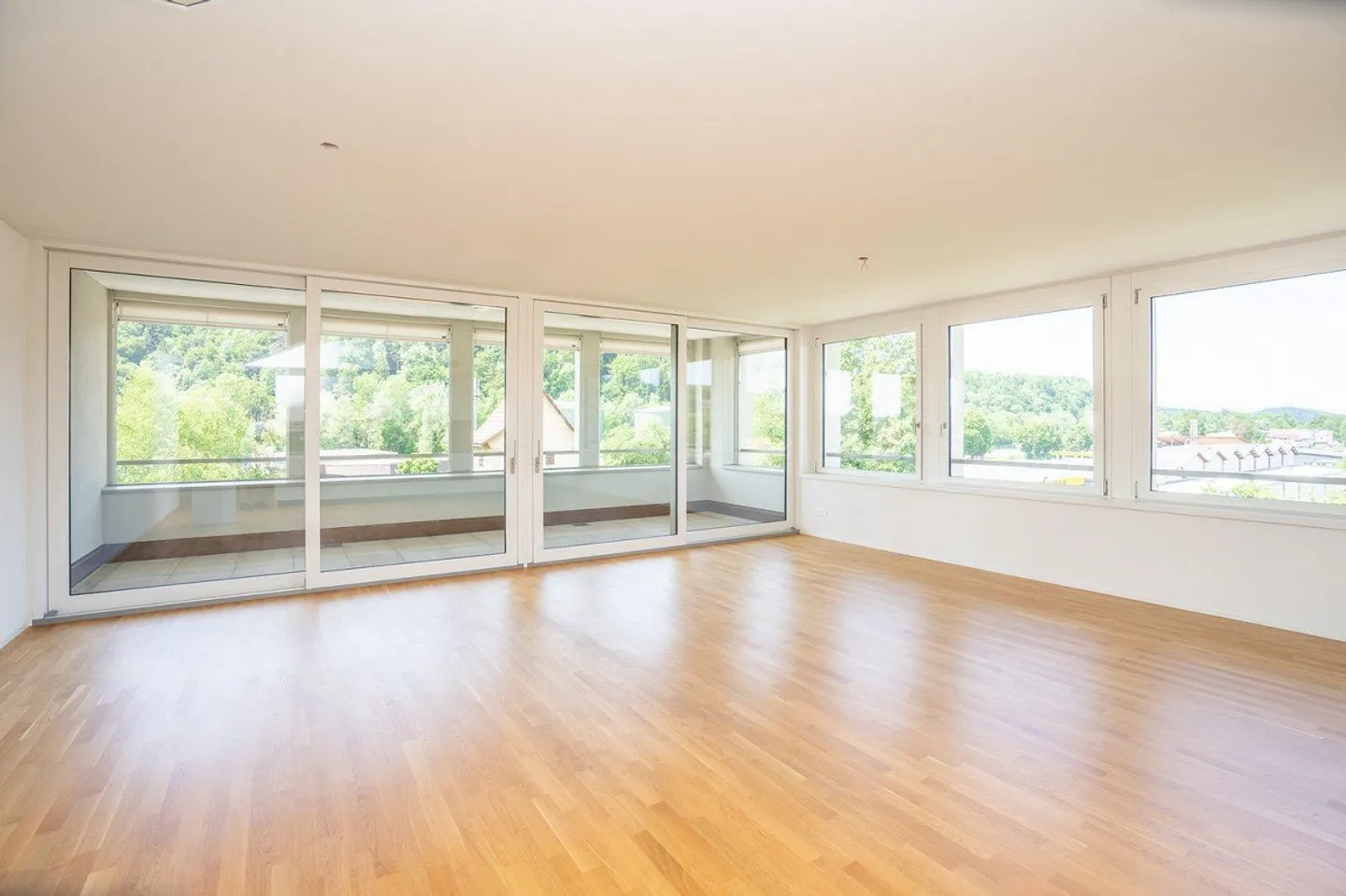 Bel et lumineux appartement de 3,5 pièces dans la zone Poly - Photo 5 sur 13