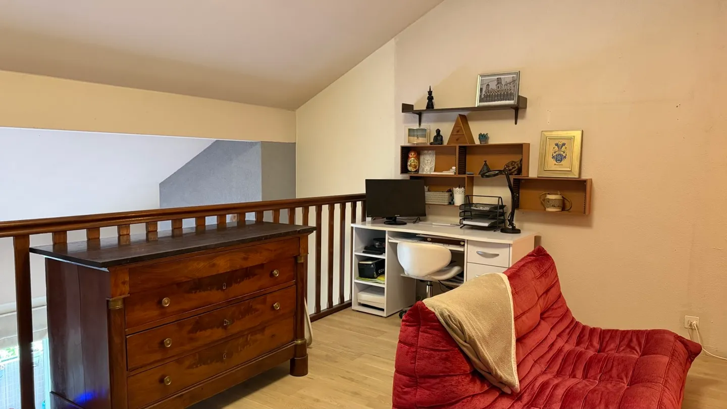 Duplex attic with unobstructed view of the countryside - Photo 9 of 13