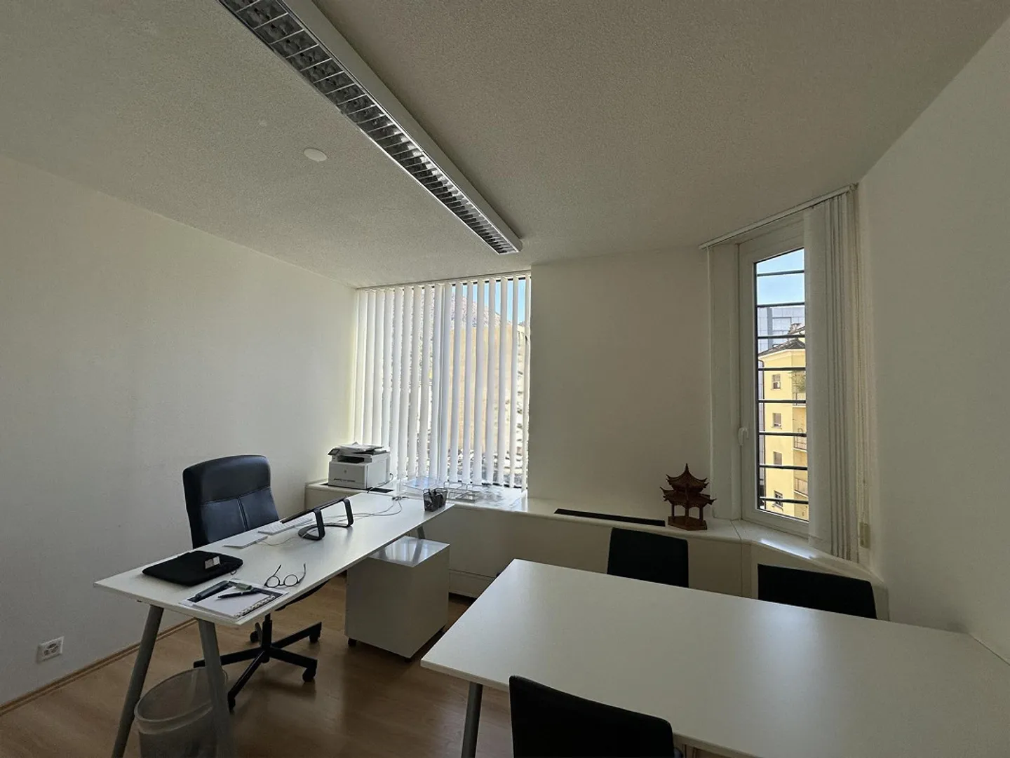 ZU VERMIETEN HELL UND PANORAMISCHES BÜRO SEMI-ZENTRALE GEGEND - Foto 4 von 10