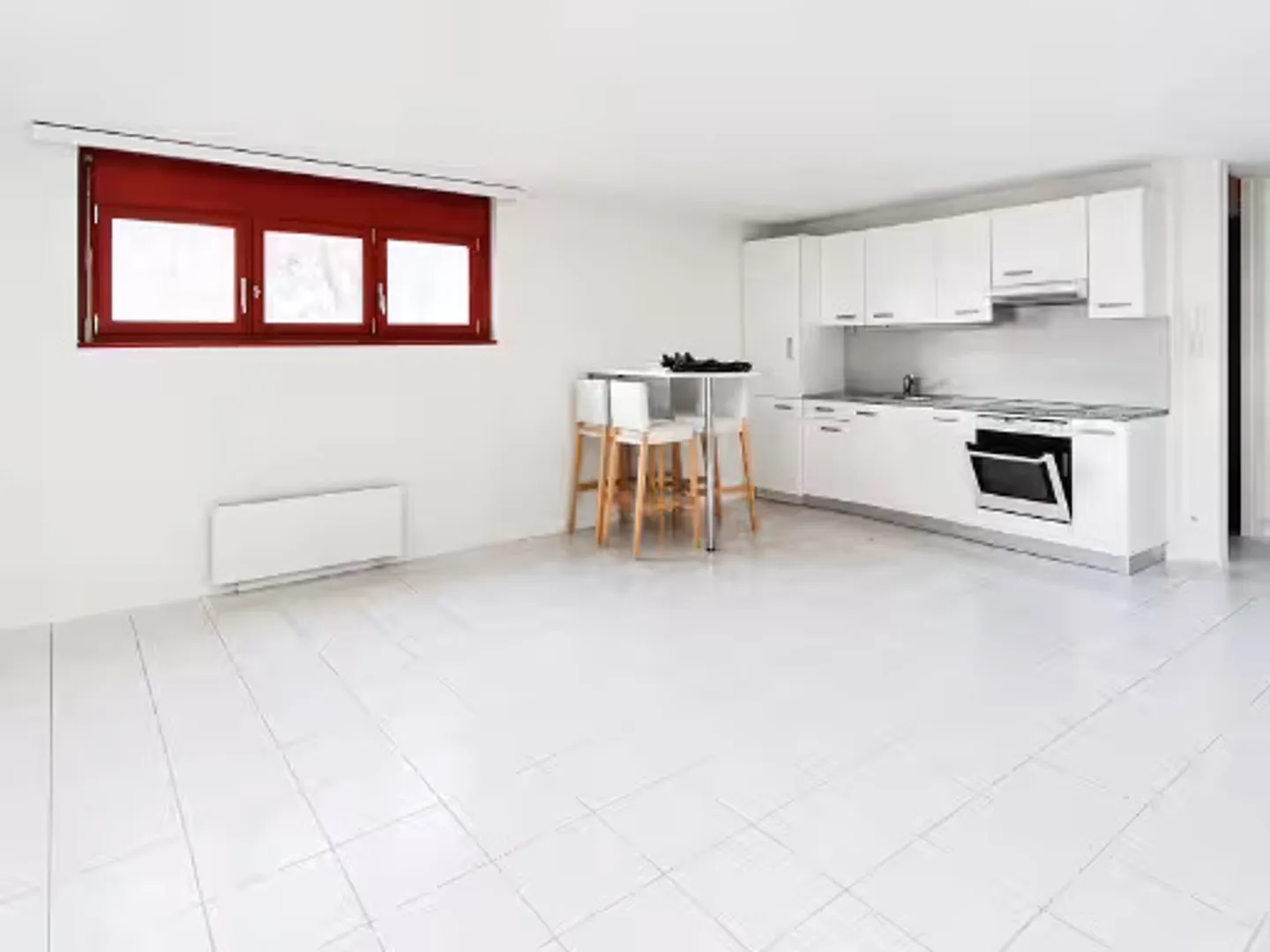 Versatile 2.5 Room Apartment - Photo 2 of 10