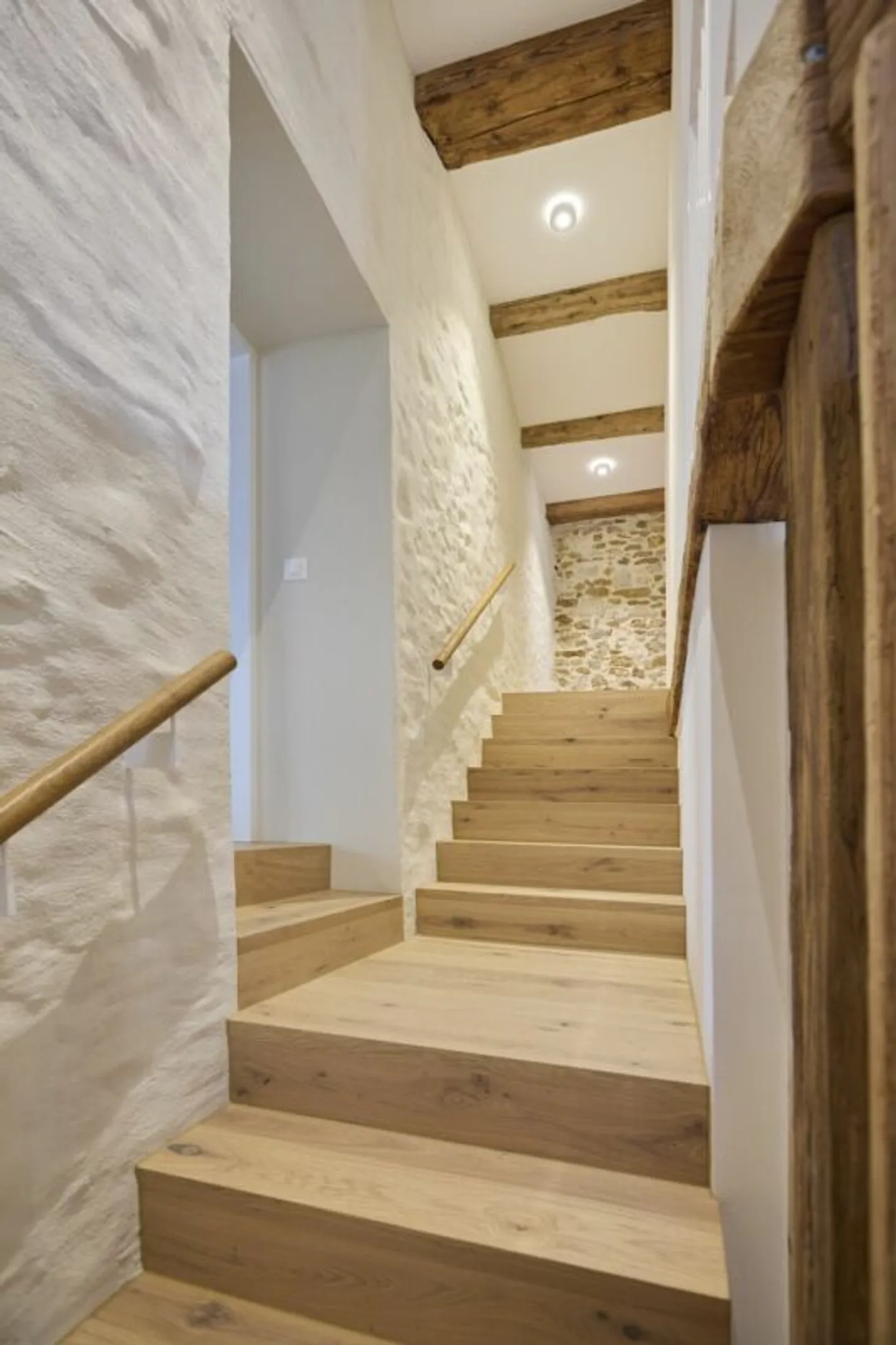 Charming 5.5-room maisonette apartment in a unique historic mill - Photo 11 of 15