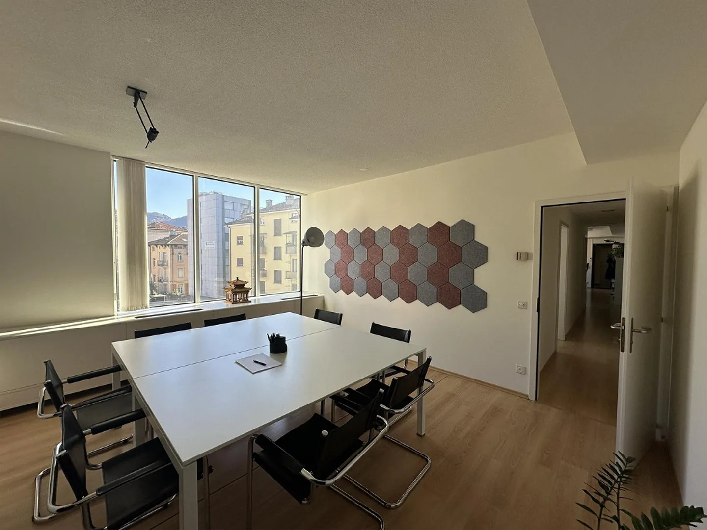 ZU VERMIETEN HELL UND PANORAMISCHES BÜRO SEMI-ZENTRALE GEGEND - Foto 5 von 10