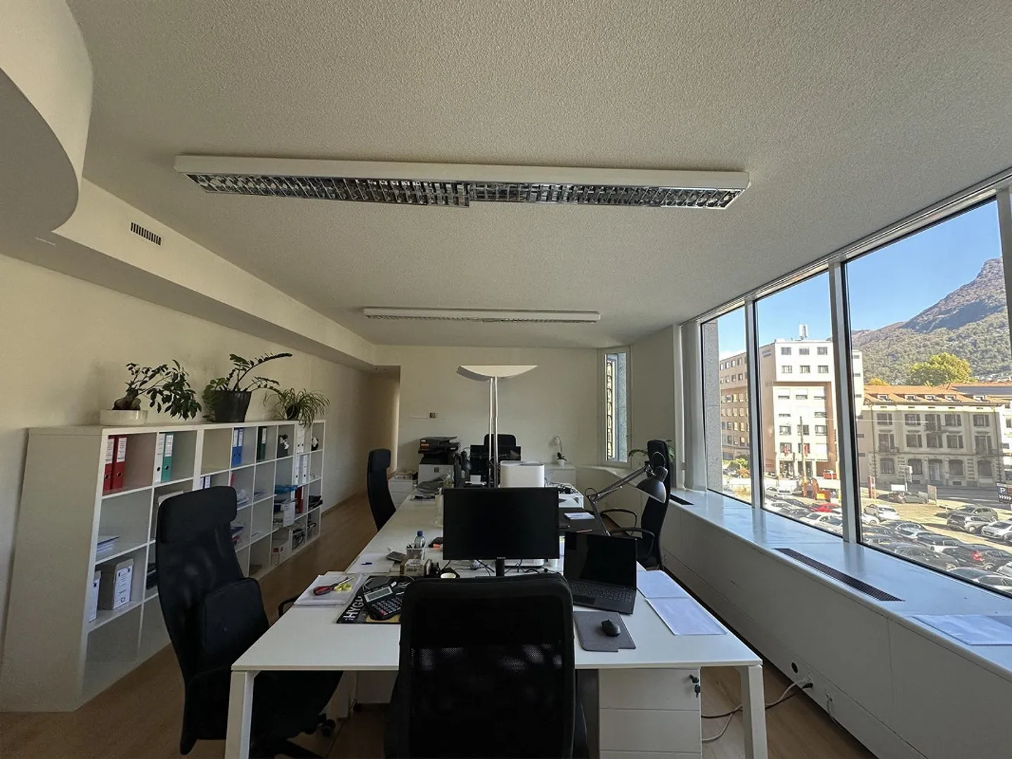 ZU VERMIETEN HELL UND PANORAMISCHES BÜRO SEMI-ZENTRALE GEGEND - Foto 6 von 10