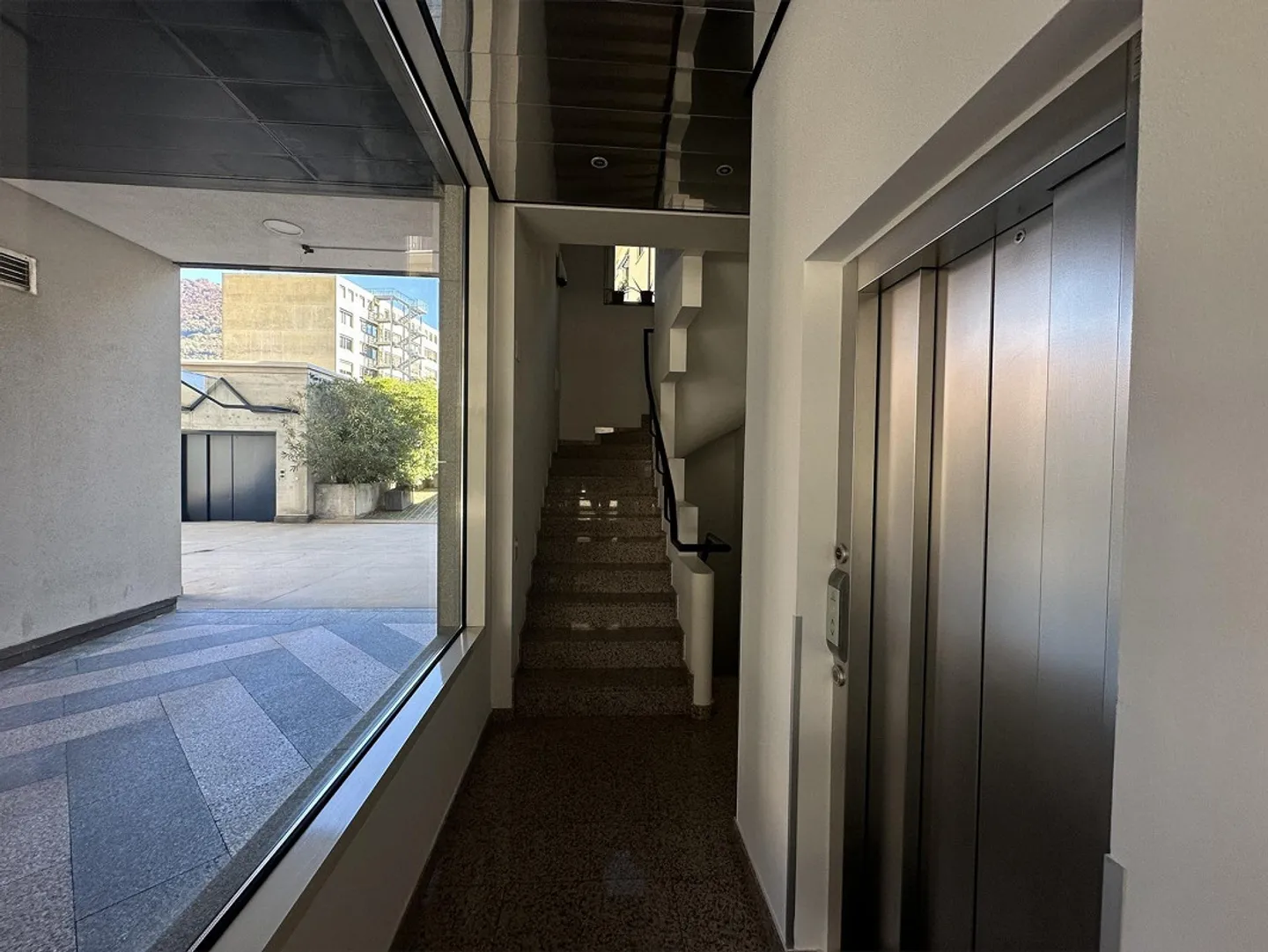 ZU VERMIETEN HELL UND PANORAMISCHES BÜRO SEMI-ZENTRALE GEGEND - Foto 7 von 10