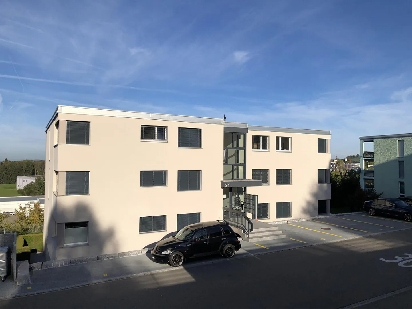 Topmoderne 2.5-Zimmer-Wohnung mit grossem Sitzplatz - Foto 2 von 10
