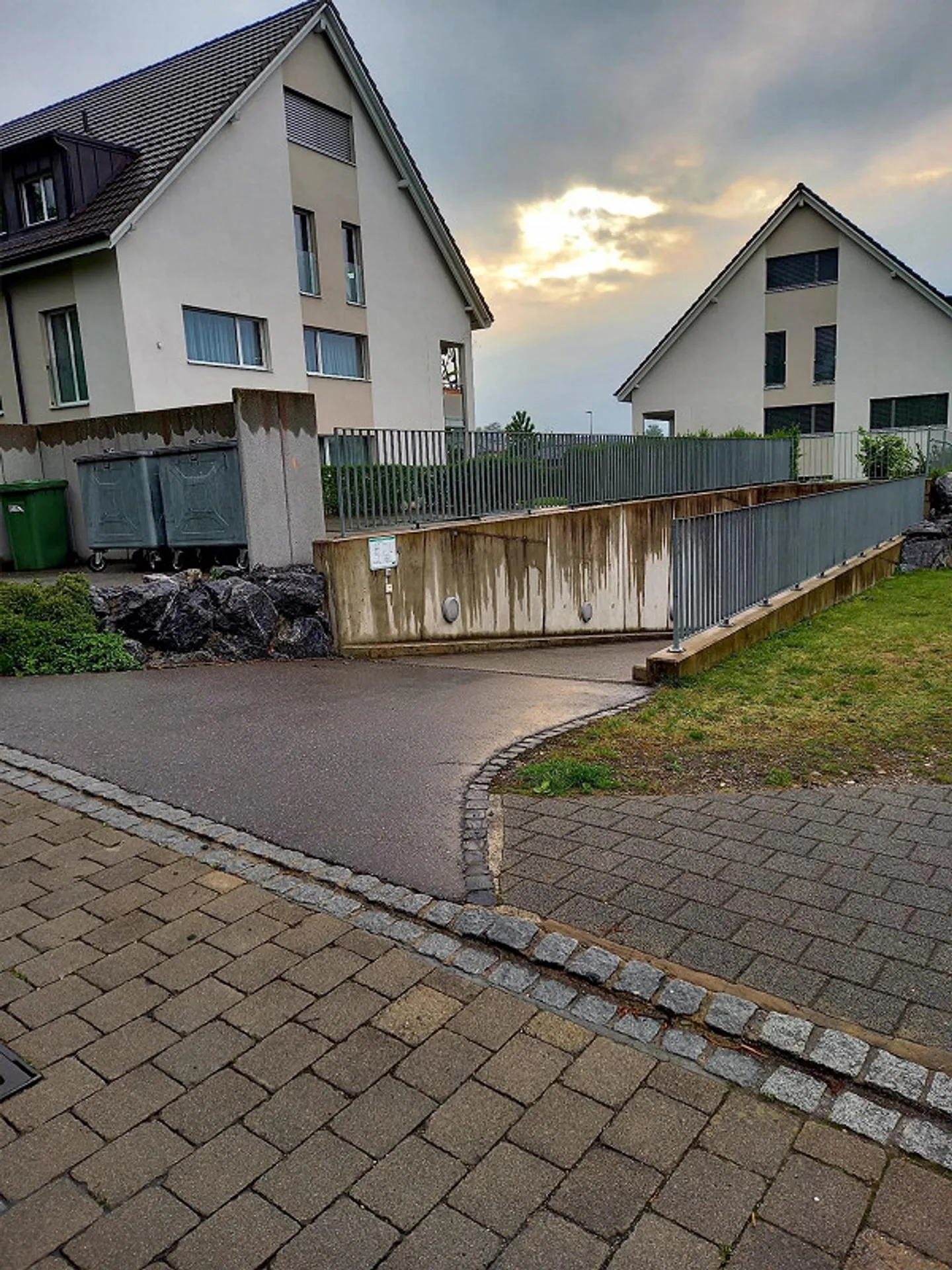Place de parking souterrain à louer - Photo 2 sur 3