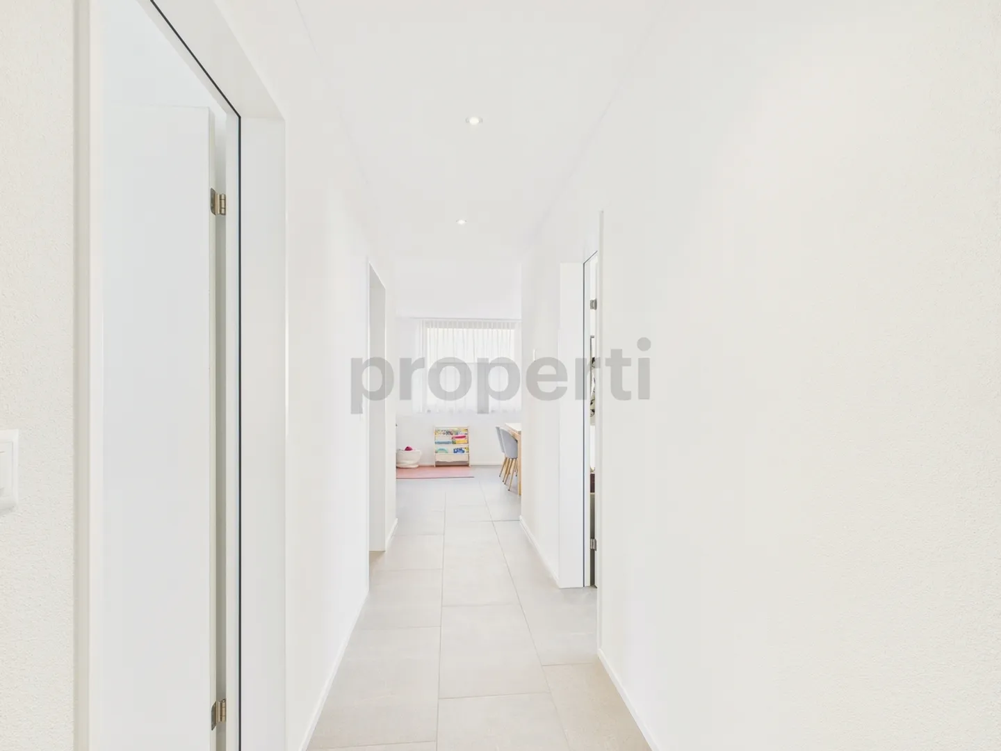 Modern 3.5-room apartment with balcony in Sevelen - Photo 7 of 11