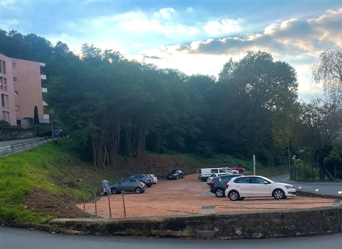 Motorcycle parking spaces for rent in Chiasso near the train station - Photo 1 of 1
