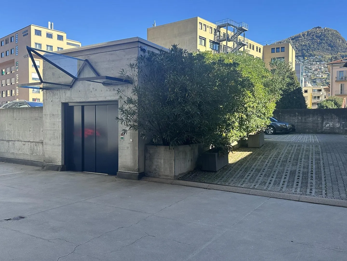 ZU VERMIETEN HELL UND PANORAMISCHES BÜRO SEMI-ZENTRALE GEGEND - Foto 8 von 10