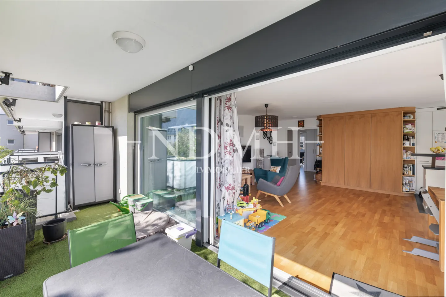 Spacious 4.5-room apartment in the heart of a sought-after neighborhood - Photo 7 of 17