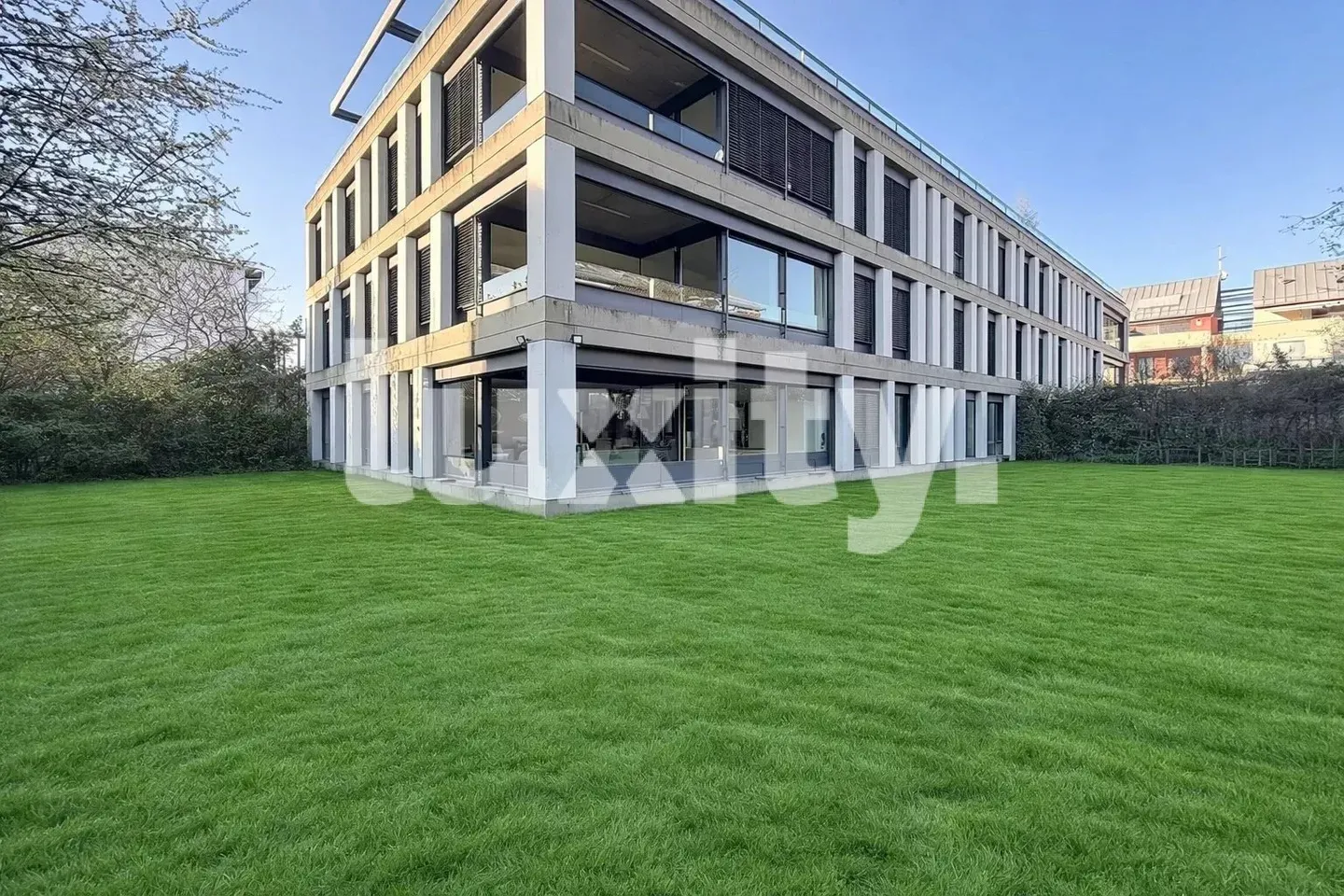 Bel Appartement avec Jardin - Photo 1 sur 3