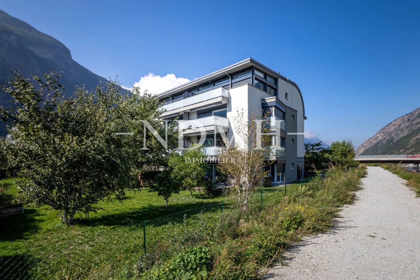 Spacious 4.5-room apartment in the heart of a sought-after neighborhood - Photo 17 of 17