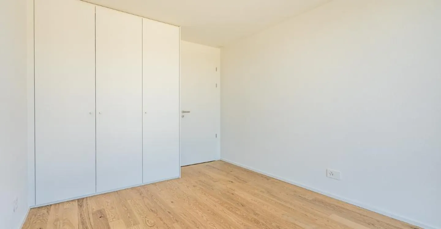 Stunning 4.5-room apartment with spacious balcony on the top floor - Photo 6 of 10