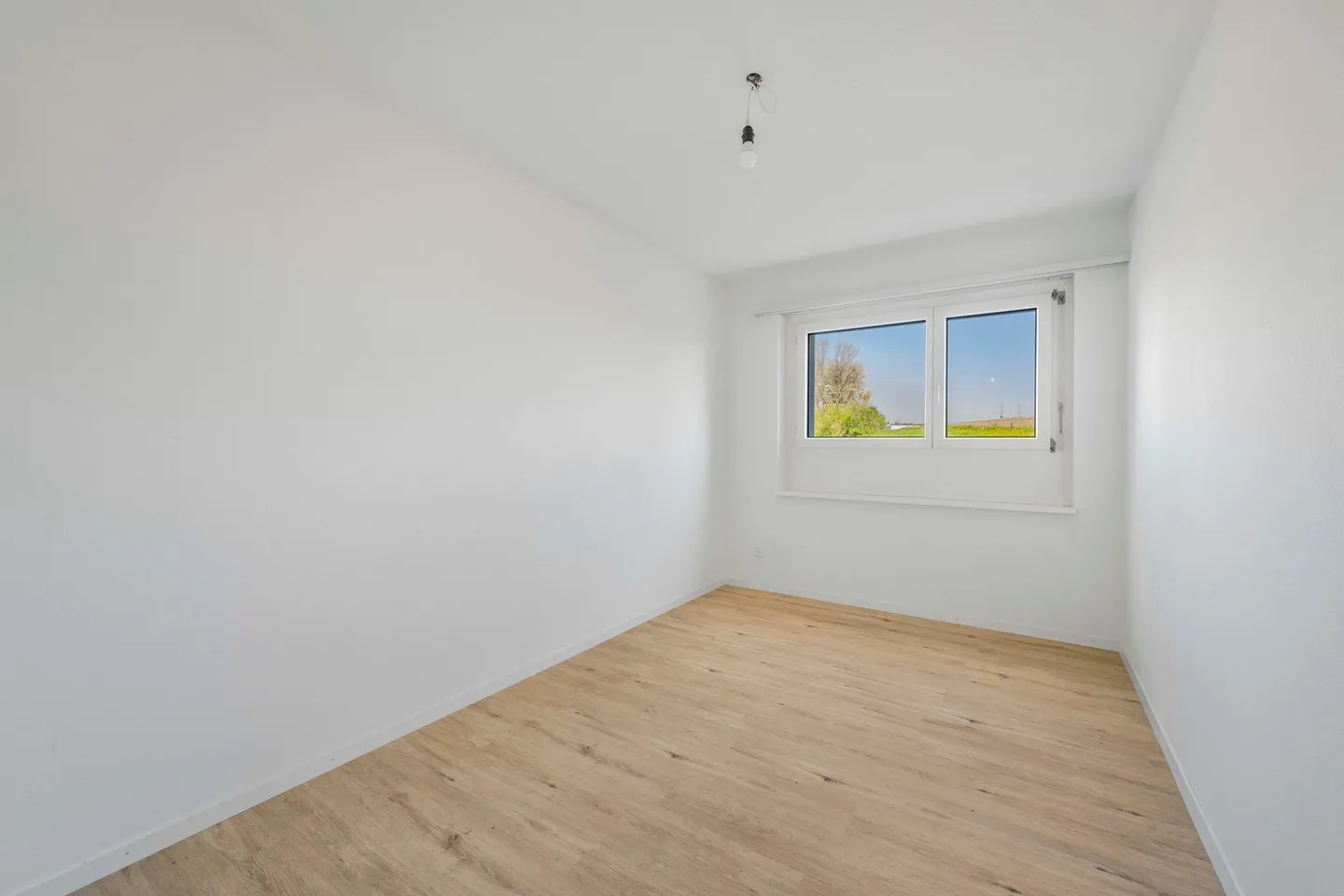 Luminoso appartamento di 3 stanze in un'area verde - Foto 8 di 10