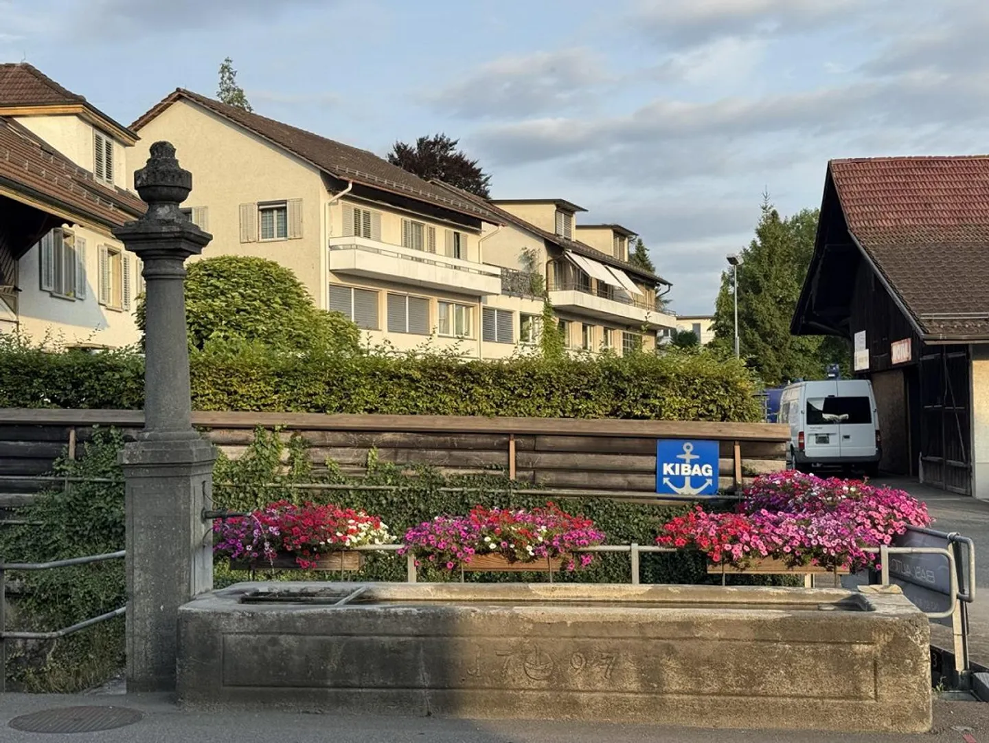 Attractive office for rent in the heart of Bassersdorf - Photo 9 of 13