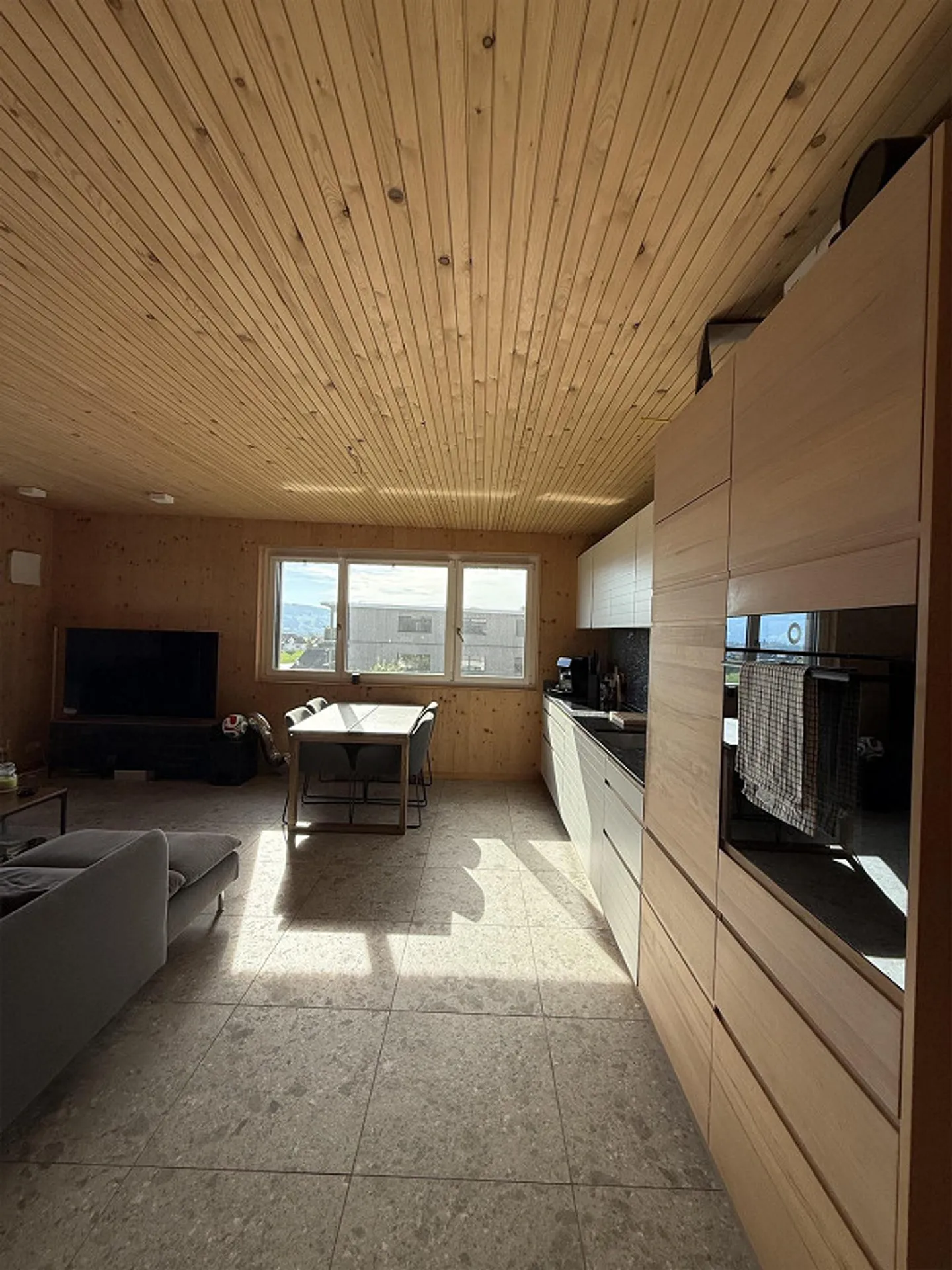 Modernes Apartment mit Bergsicht - Foto 3 von 15