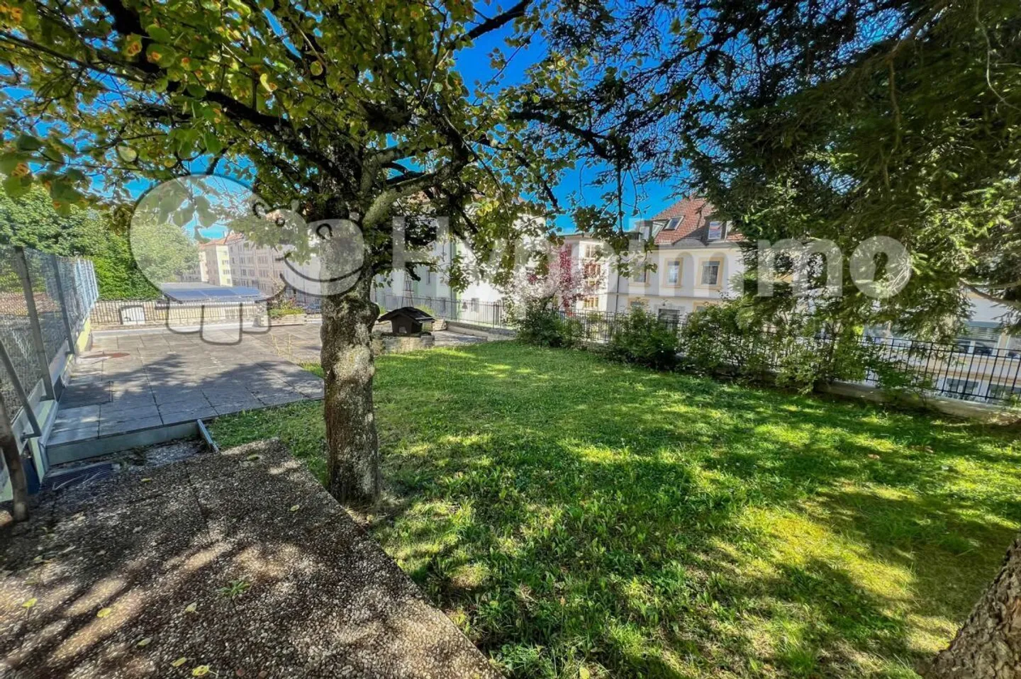 Appartamento di 4 stanze da ristrutturare con garage e giardino comune - Foto 1 di 13