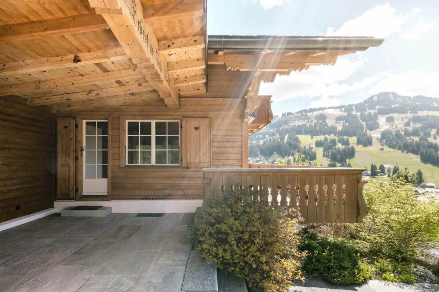 Chalet exclusif avec appartement séparé dans un emplacement ensoleillé à Schönried - Photo 4 sur 26