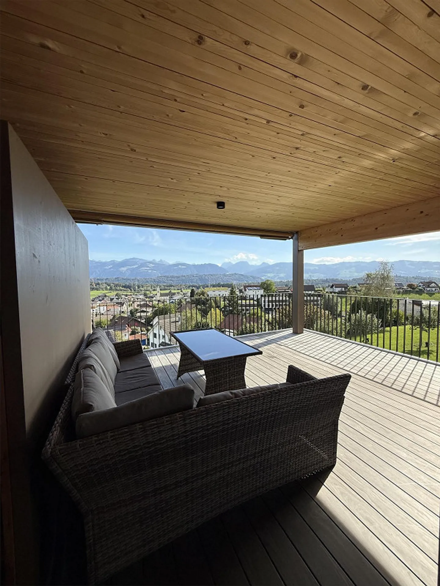 Modernes Apartment mit Bergsicht - Foto 4 von 15