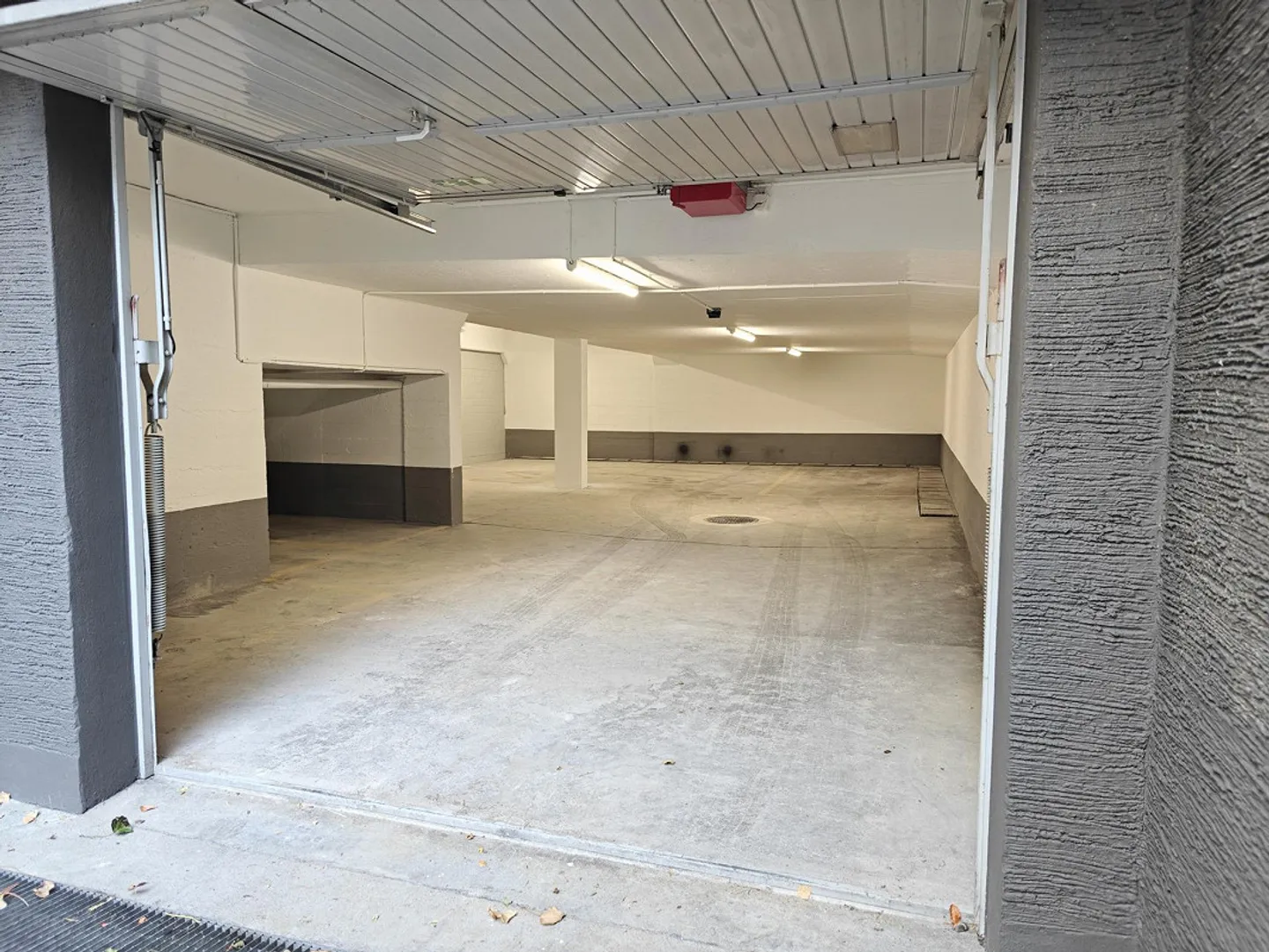 Spazio di stoccaggio e parcheggio versatile a Zurigo Seefeld - Foto 1 di 7