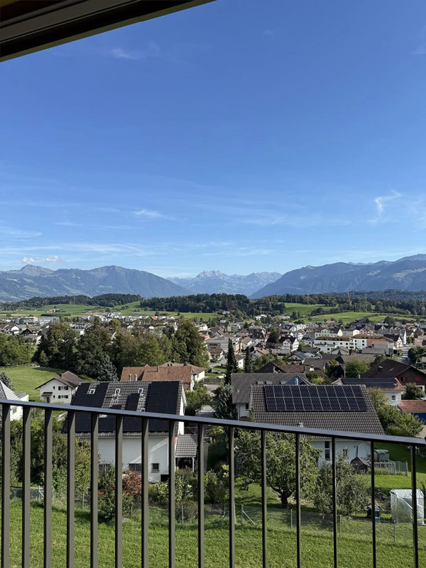 Modernes Apartment mit Bergsicht - Foto 5 von 15