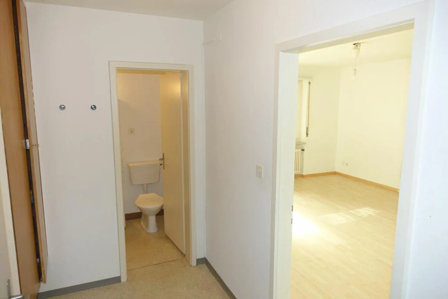 Gemütliche Wohnung mit grosser Terrasse - Foto 2 von 6