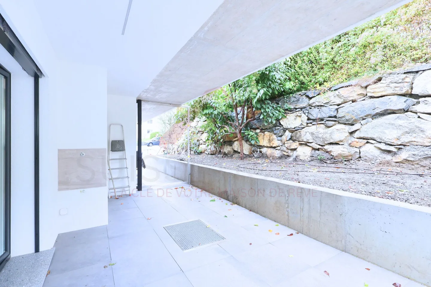 Zeitgenössische Villa mit Alpenblick - Foto 9 von 25