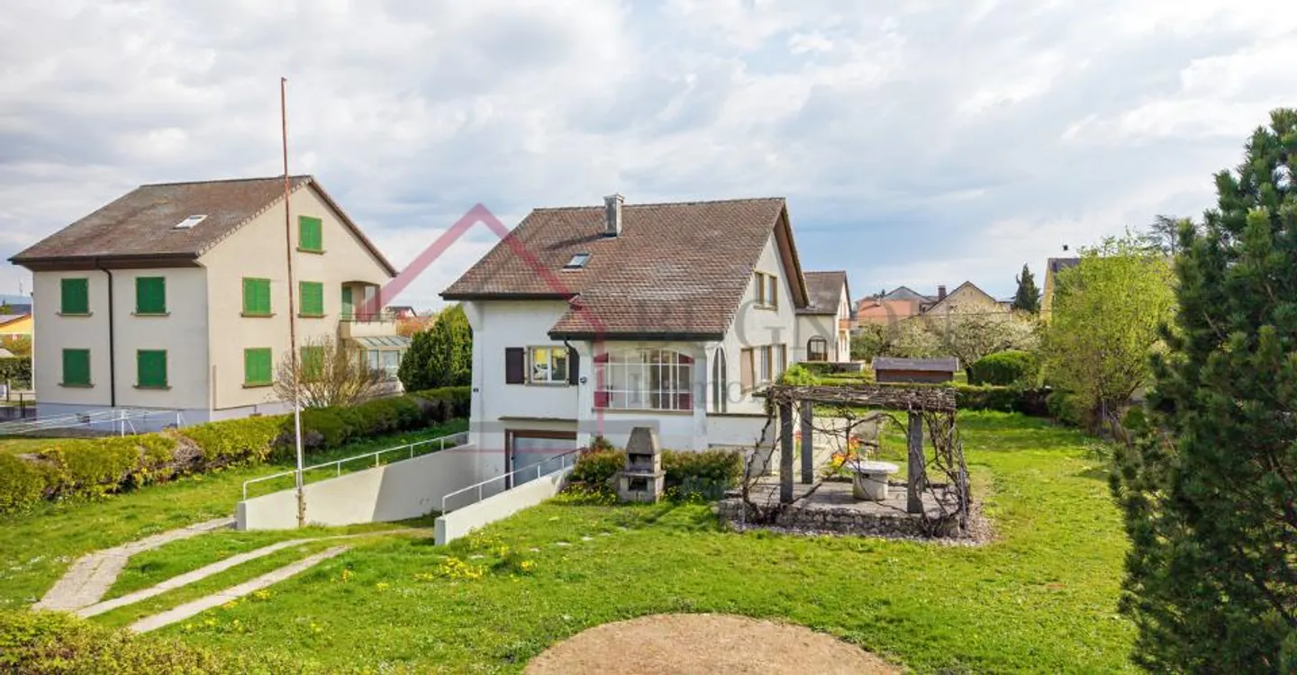 FAMILY VILLA WITH GARDEN AND QUIET ENVIRONMENT - Photo 12 of 13