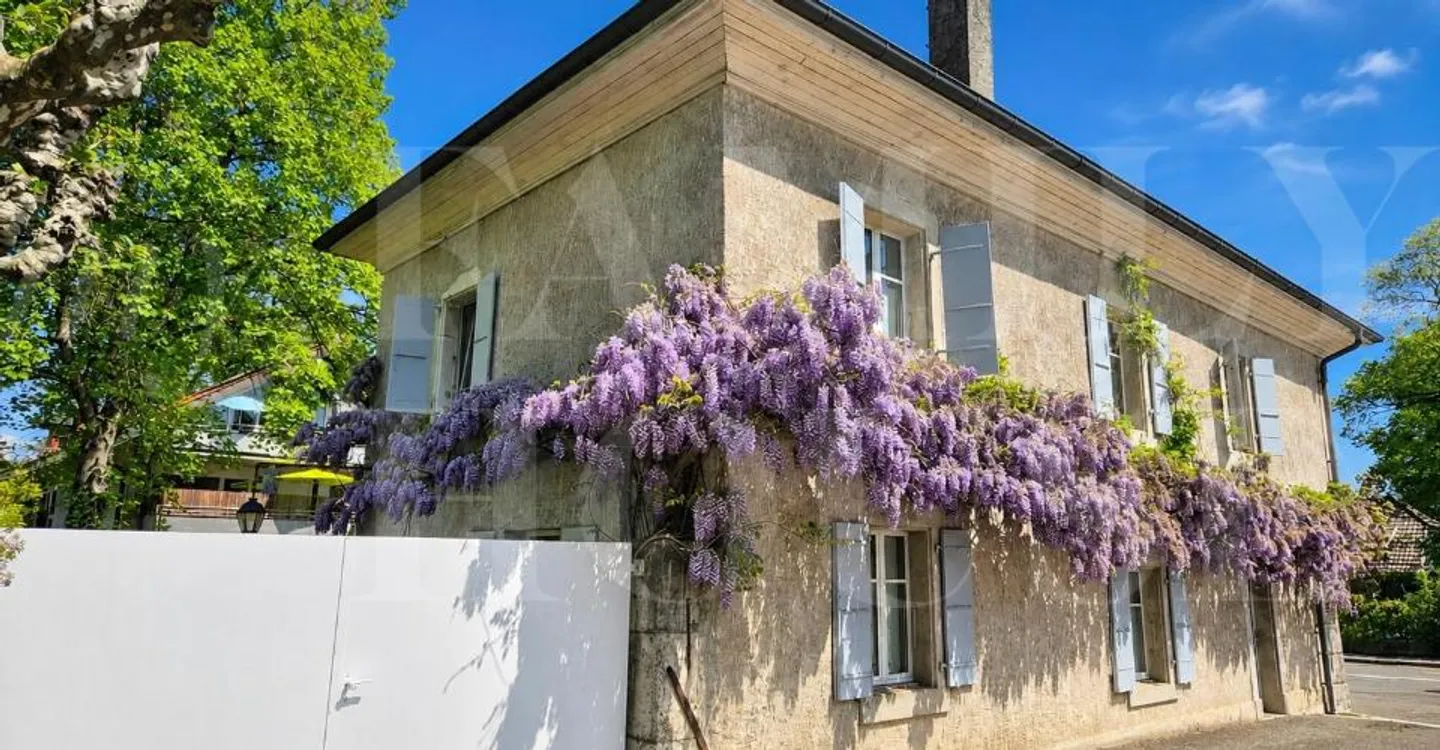 EXCLUSIVITY: Magnificent triplex of 325 m2 PPE located within an old building - Photo 1 of 11