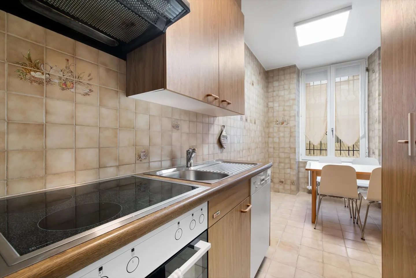 ✨ Geräumige möblierte 1-Zimmer-Wohnung zur Miete in Genf –  Nähe Cornavin & Einkaufsmöglichkeiten ! ✨ - Foto 4 von 8