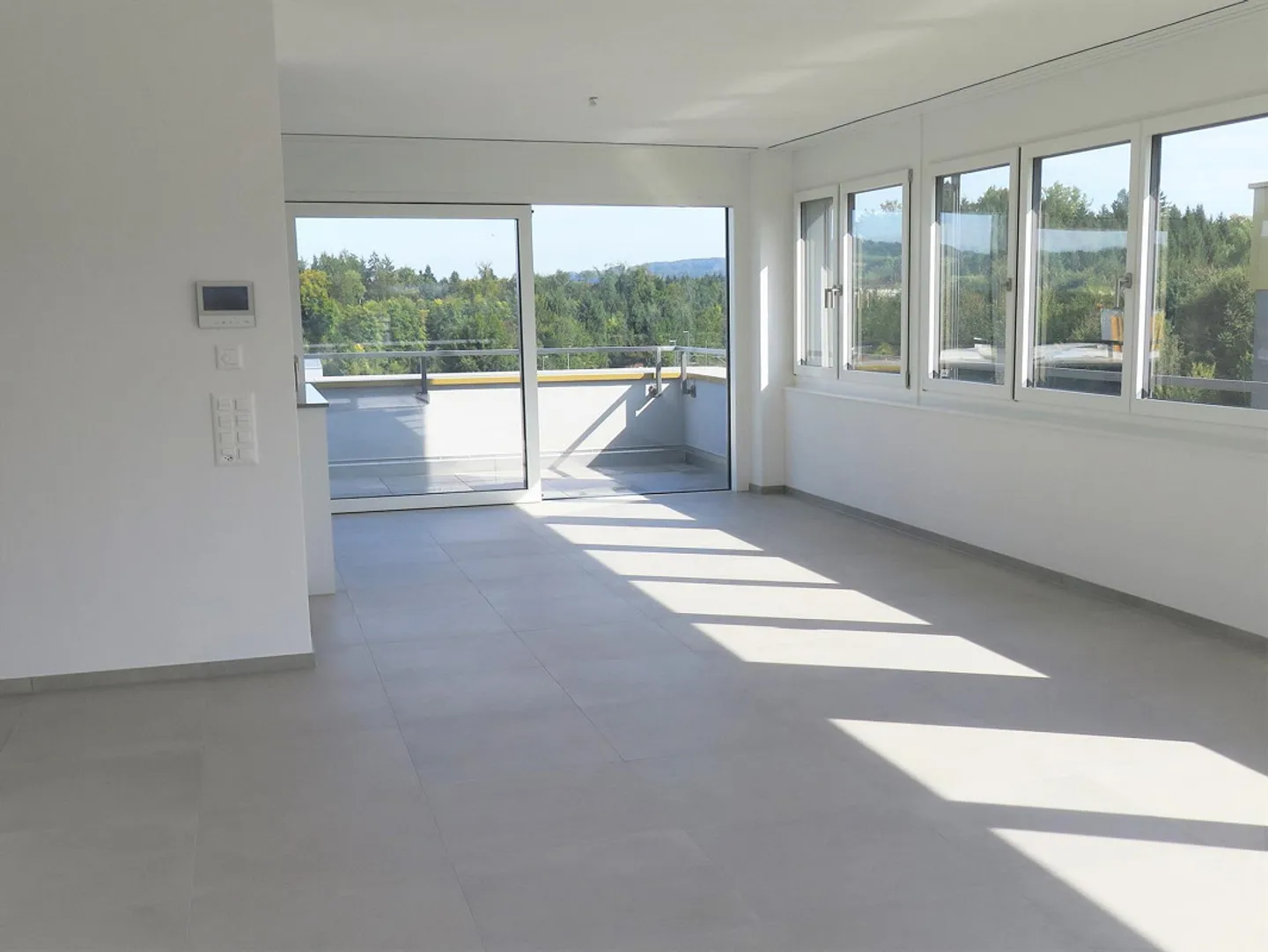 Geräumige Wohnung mit Aussicht - Foto 1 von 8