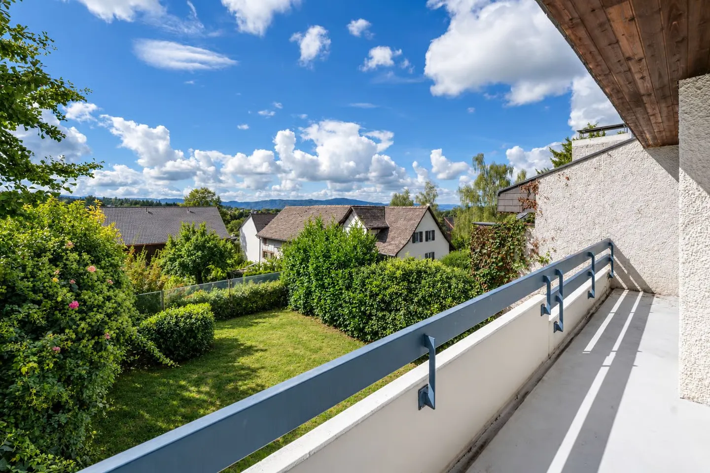 Exclusive Living at Zollikerberg — Middle Row House, In der Hauswiese 2 - Photo 5 of 6