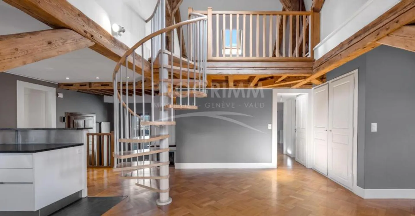 Old Town - Superb 4 Rooms with Studio - Top Floor - Elevator - Photo 4 of 8