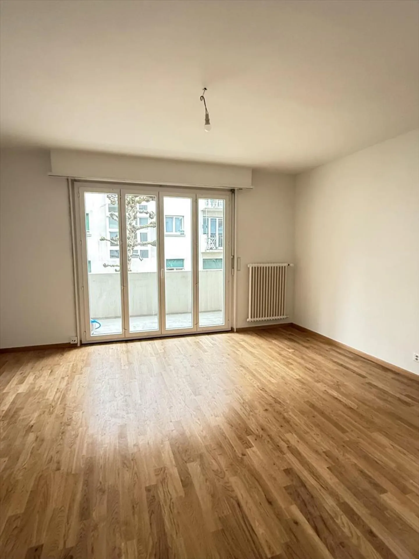 Appartement de 3 pièces entièrement rénové - Photo 2 sur 7