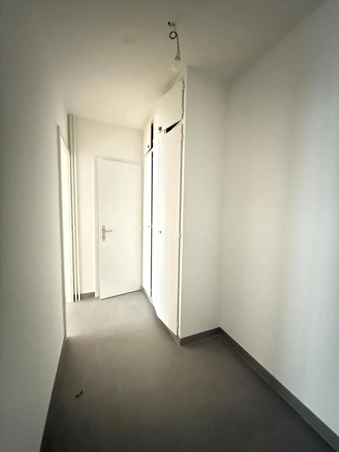 Appartement de 3 pièces entièrement rénové - Photo 4 sur 7