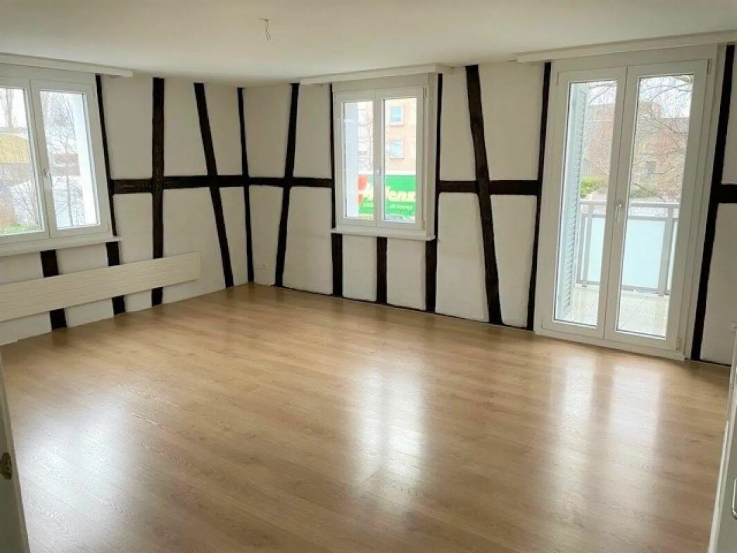 grosszügige 4 1/2 Zimmer-Wohnung in familienfreundlichem Wohnquartier - Foto 1 von 9