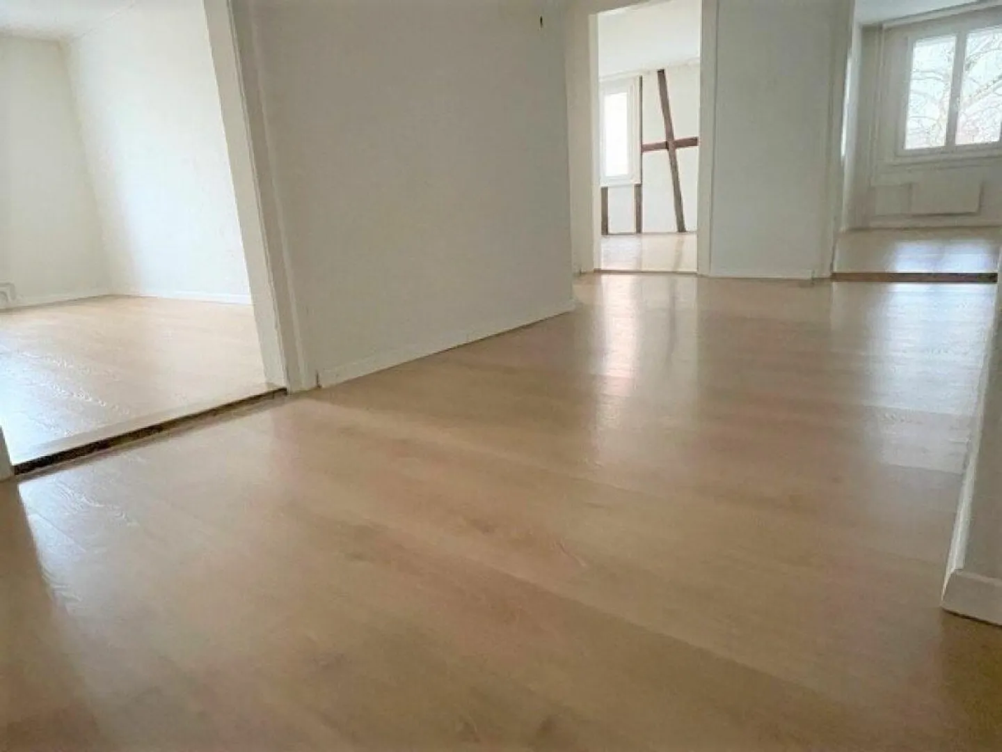 grosszügige 4 1/2 Zimmer-Wohnung in familienfreundlichem Wohnquartier - Foto 2 von 9